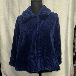Women's Extra Soft Cozy Navy size M 2 button Sweater